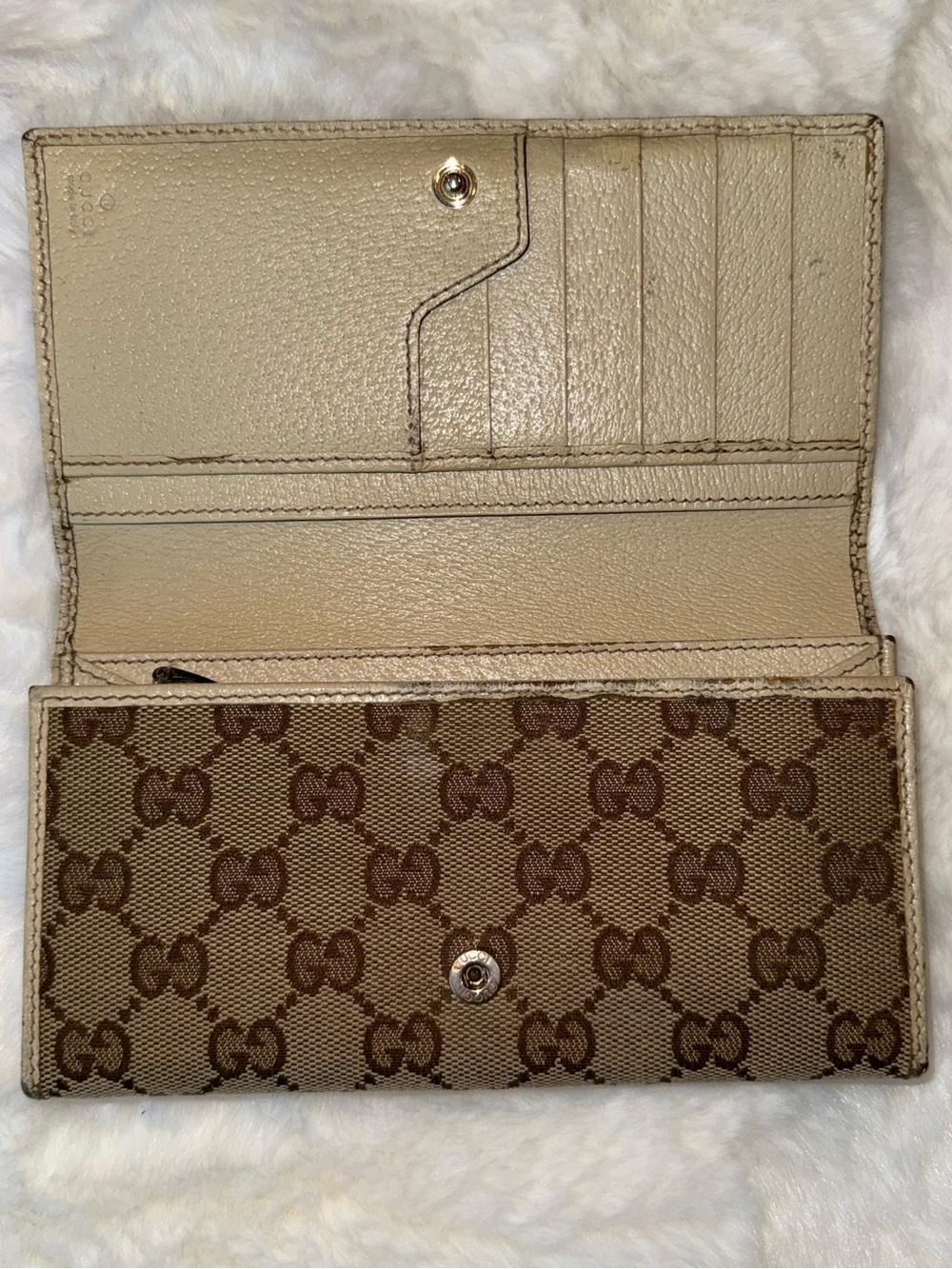 Gucci Brown GG Supreme Flap Wallet with Metal Plaque - Picture 9 of 14